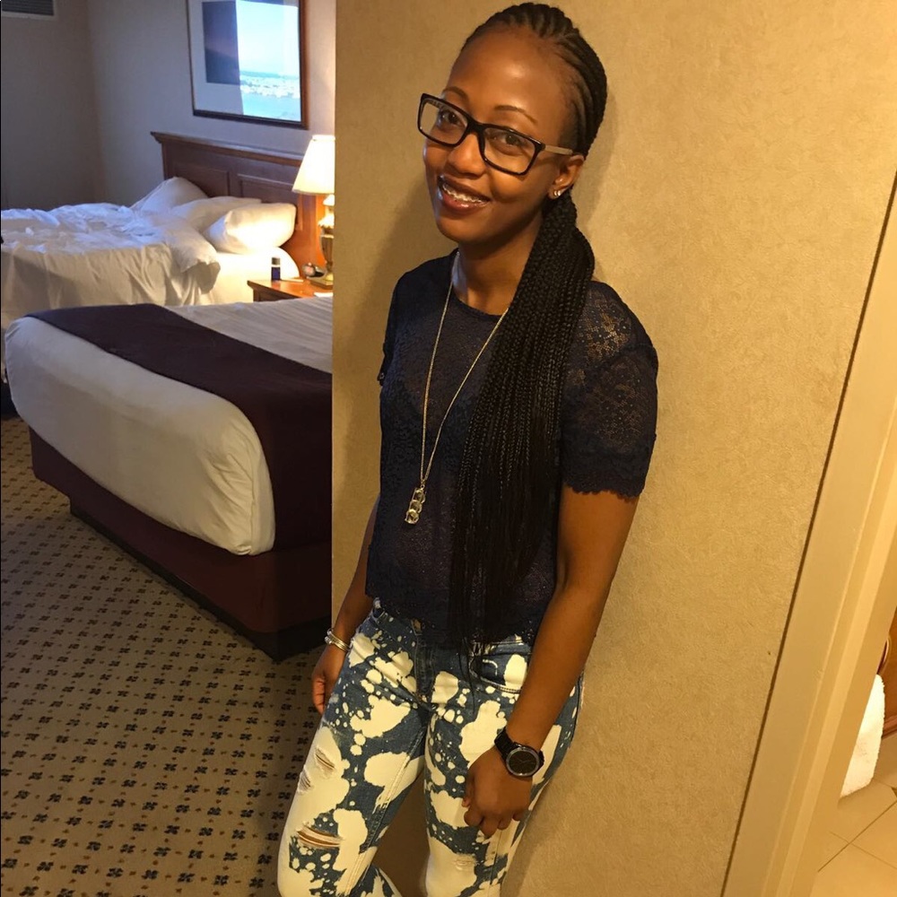 Meet your Posher, Laureen